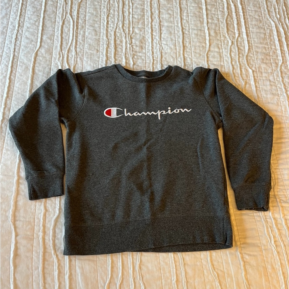 Girls champion crewneck sweatshirt size M